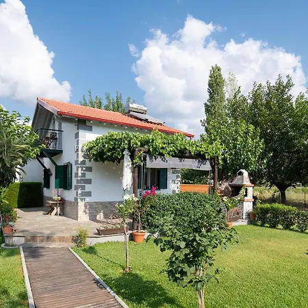 Pratsas House Holiday home *