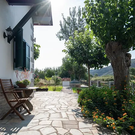 Holiday home Pratsas House