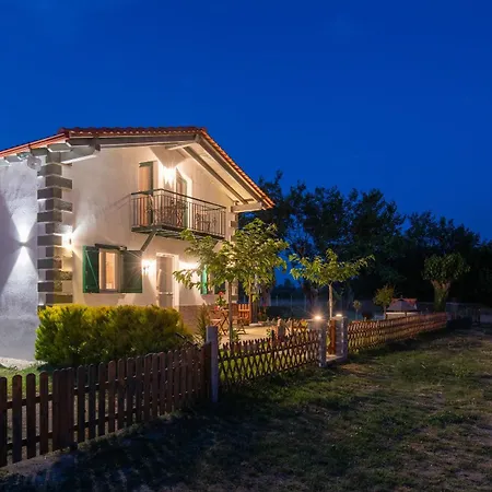 Pratsas House *