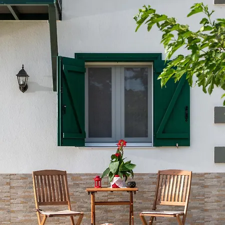 Pratsas House Holiday home *
