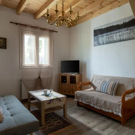 Pratsas House Holiday home *