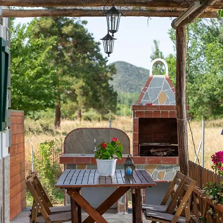 Pratsas House