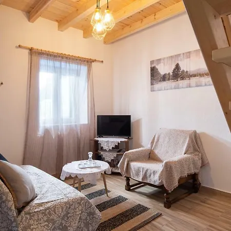 Pratsas House