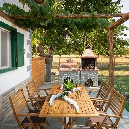 Holiday home Pratsas House *