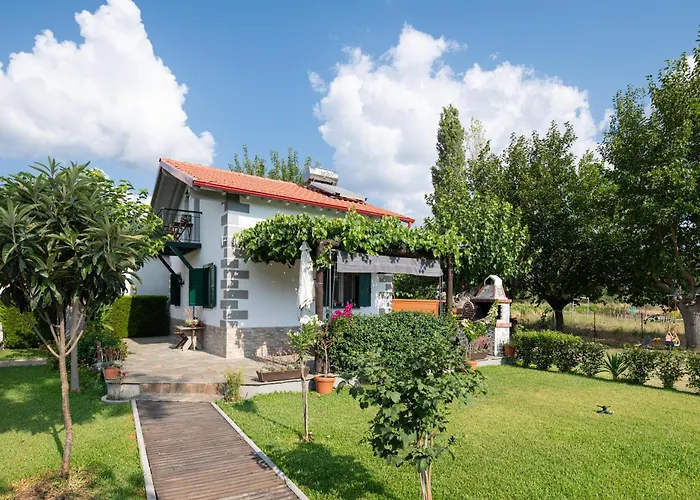 Pratsas House Feriehus *