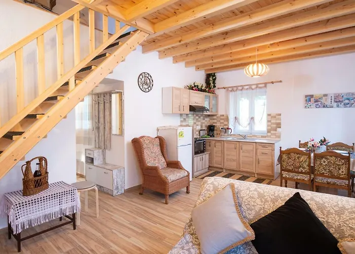 Pratsas House Feriehus *