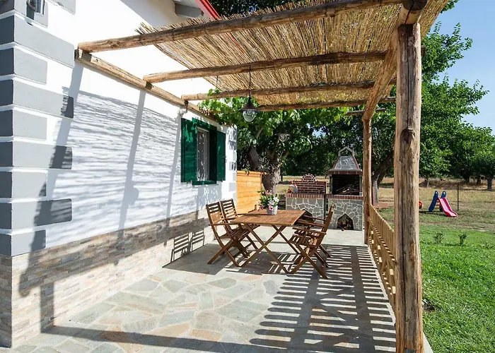 Pratsas House *